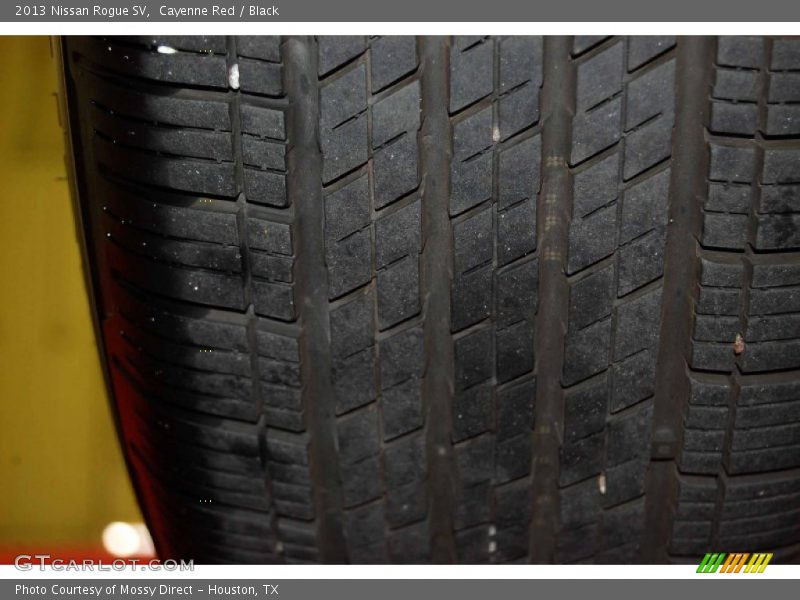 Cayenne Red / Black 2013 Nissan Rogue SV