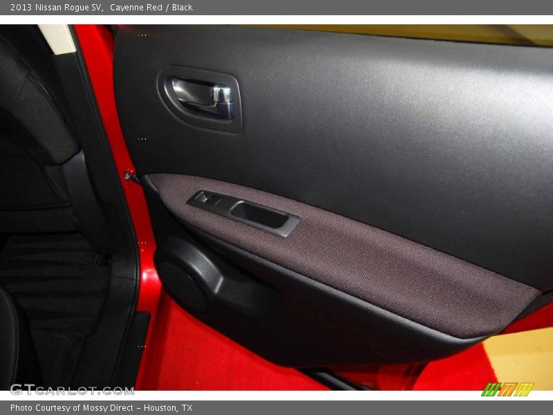 Cayenne Red / Black 2013 Nissan Rogue SV