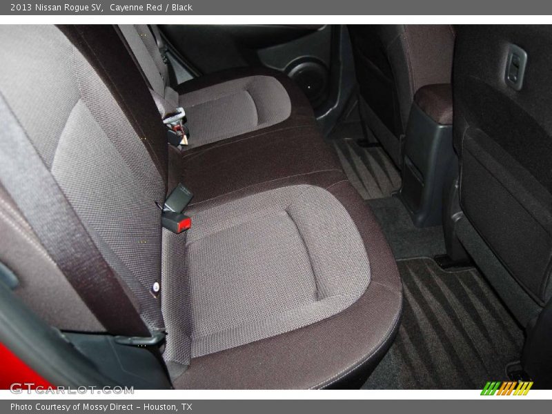 Cayenne Red / Black 2013 Nissan Rogue SV