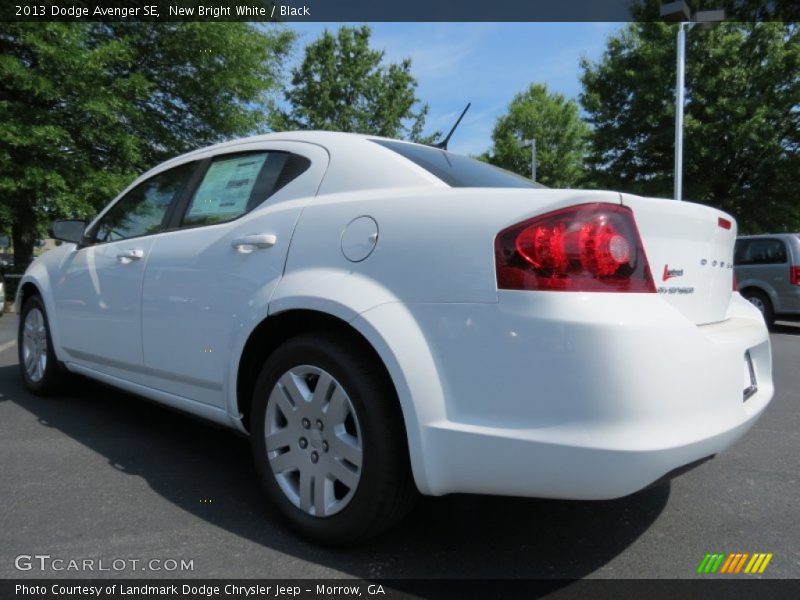 New Bright White / Black 2013 Dodge Avenger SE