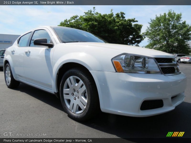 New Bright White / Black 2013 Dodge Avenger SE