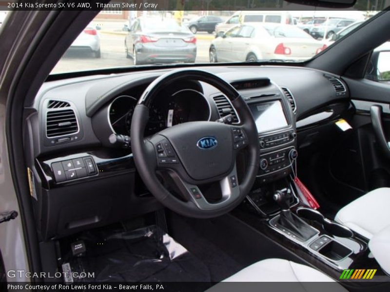 Dashboard of 2014 Sorento SX V6 AWD