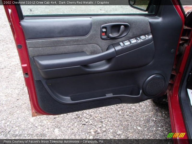 Door Panel of 2002 S10 LS Crew Cab 4x4
