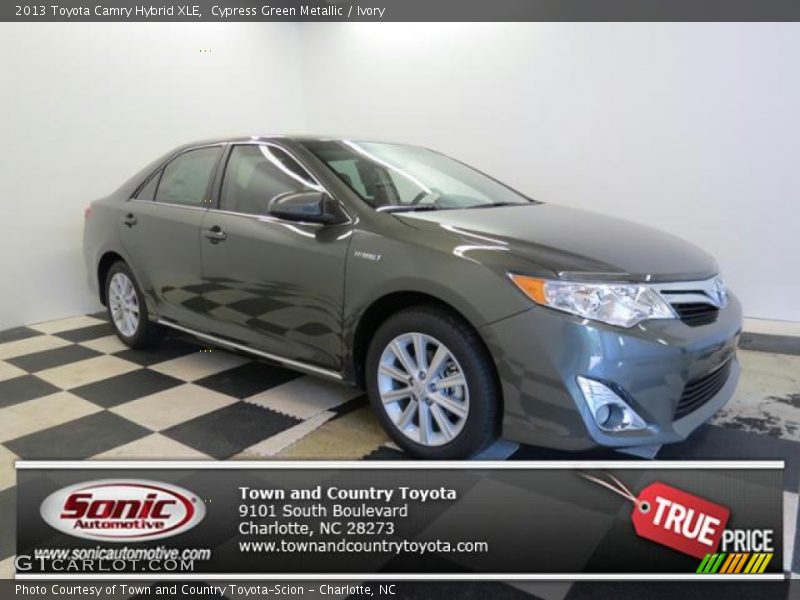 Cypress Green Metallic / Ivory 2013 Toyota Camry Hybrid XLE
