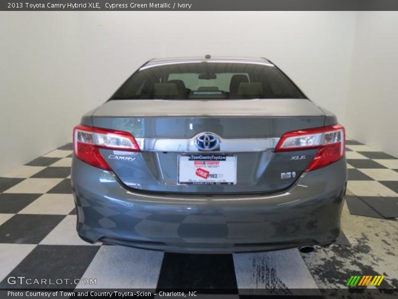 Cypress Green Metallic / Ivory 2013 Toyota Camry Hybrid XLE