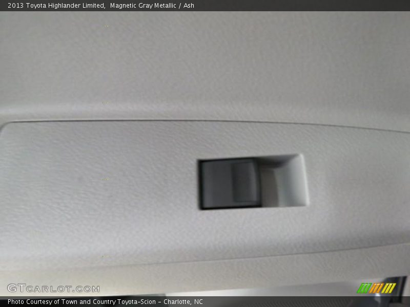Magnetic Gray Metallic / Ash 2013 Toyota Highlander Limited