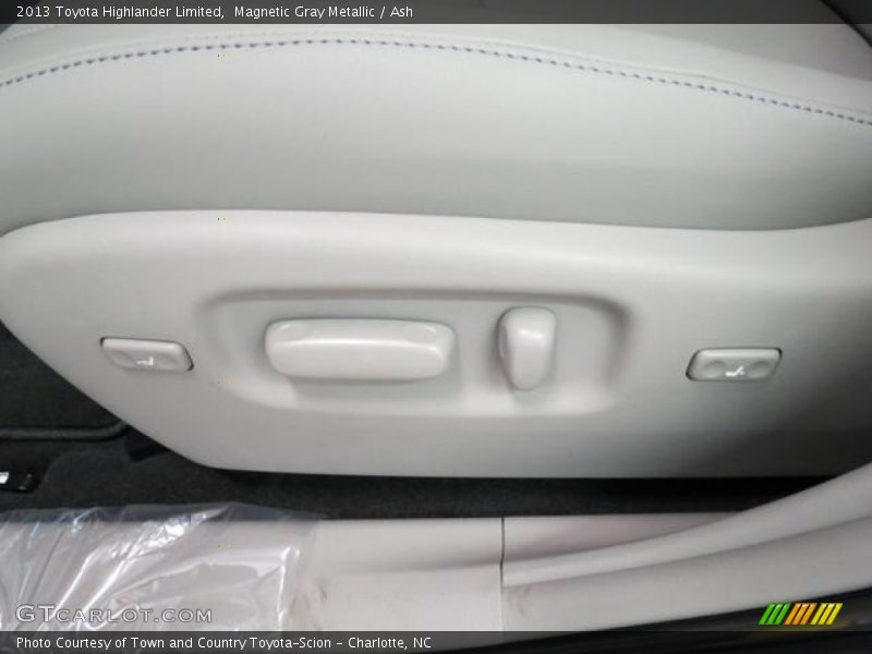 Magnetic Gray Metallic / Ash 2013 Toyota Highlander Limited