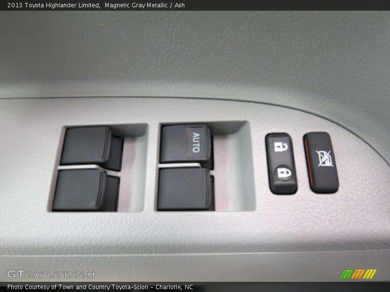 Magnetic Gray Metallic / Ash 2013 Toyota Highlander Limited