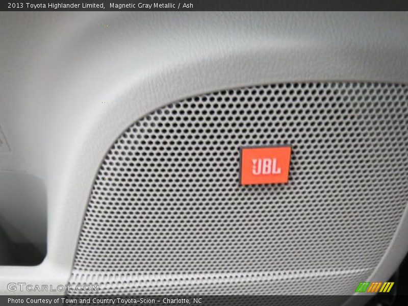 Magnetic Gray Metallic / Ash 2013 Toyota Highlander Limited