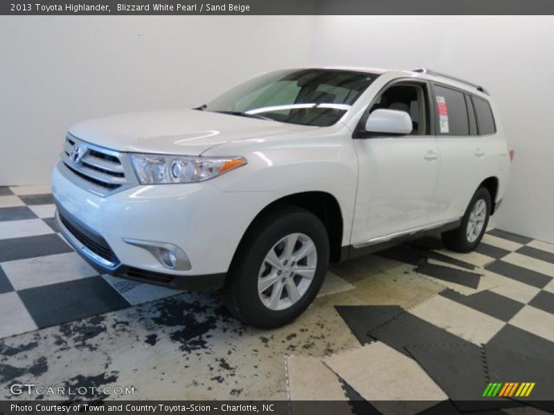 Blizzard White Pearl / Sand Beige 2013 Toyota Highlander