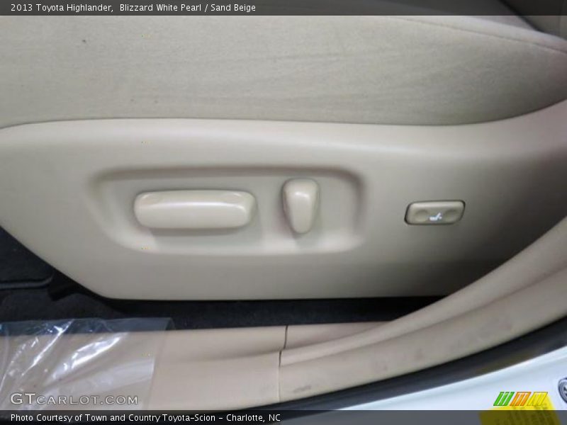 Blizzard White Pearl / Sand Beige 2013 Toyota Highlander