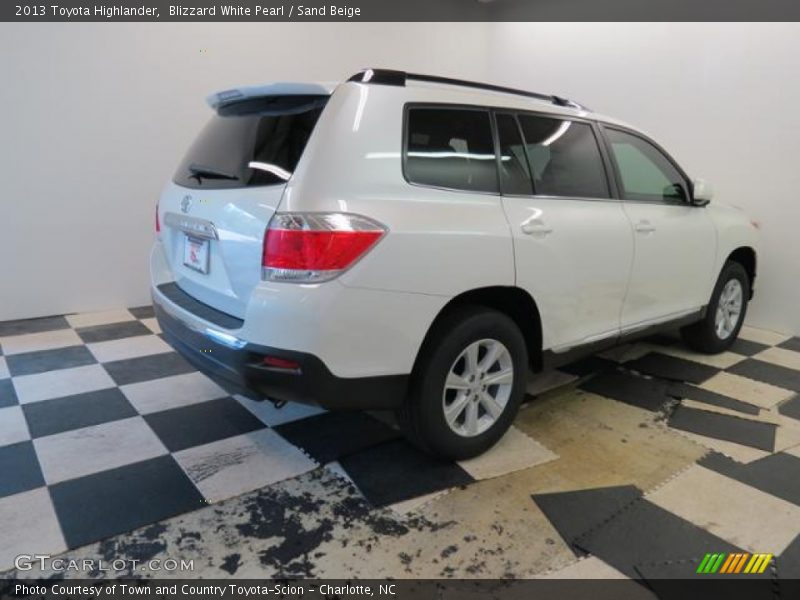 Blizzard White Pearl / Sand Beige 2013 Toyota Highlander