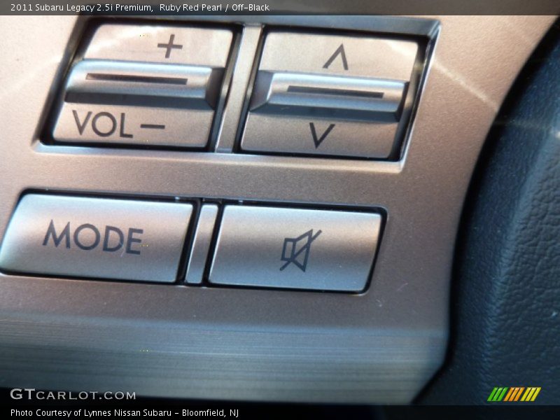 Controls of 2011 Legacy 2.5i Premium