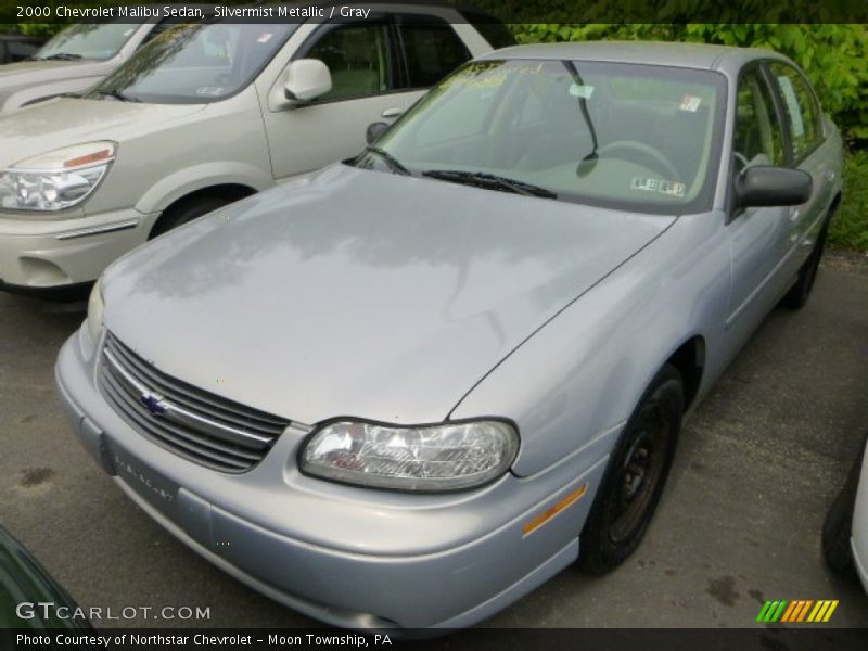 Front 3/4 View of 2000 Malibu Sedan