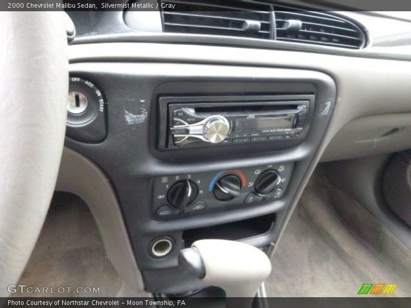 Silvermist Metallic / Gray 2000 Chevrolet Malibu Sedan