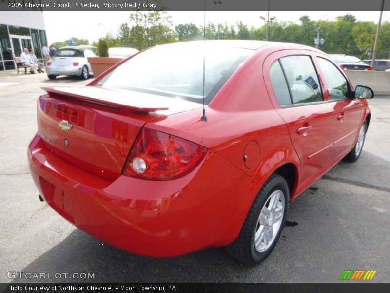 Victory Red / Gray 2005 Chevrolet Cobalt LS Sedan