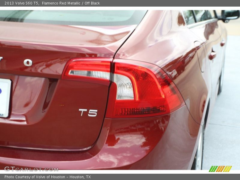 Flamenco Red Metallic / Off Black 2013 Volvo S60 T5