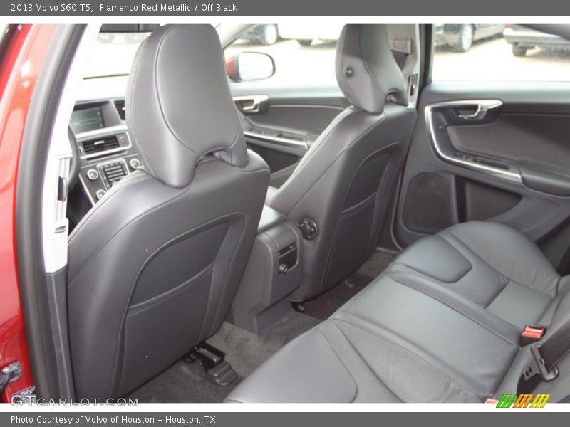 Flamenco Red Metallic / Off Black 2013 Volvo S60 T5