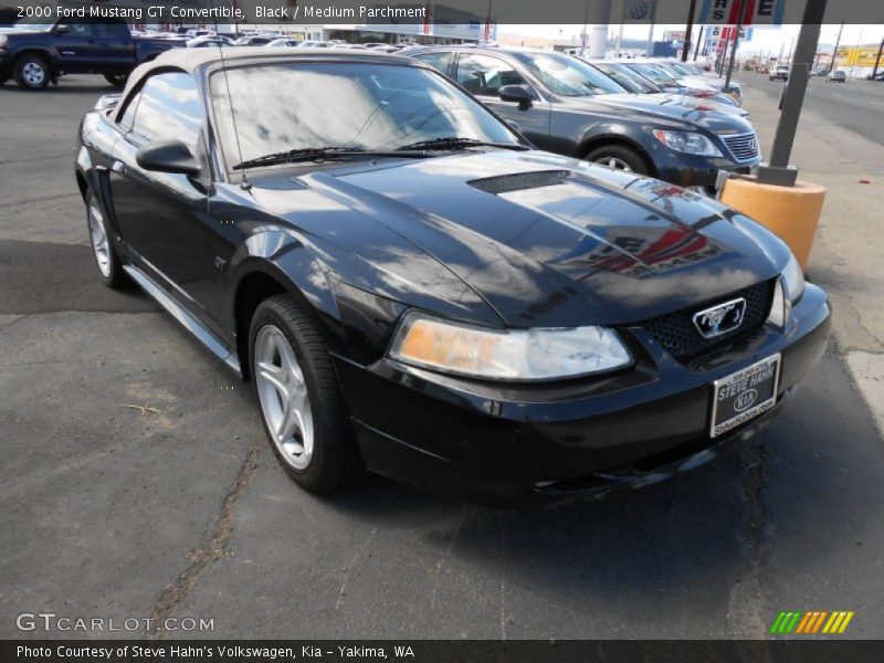 Black / Medium Parchment 2000 Ford Mustang GT Convertible