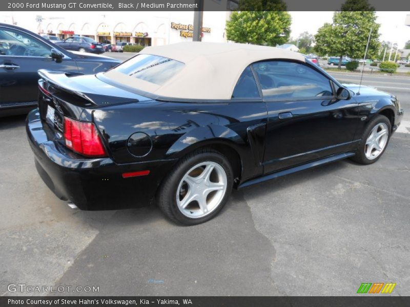 Black / Medium Parchment 2000 Ford Mustang GT Convertible