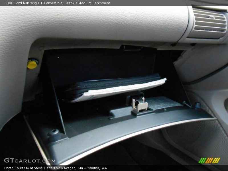 Black / Medium Parchment 2000 Ford Mustang GT Convertible