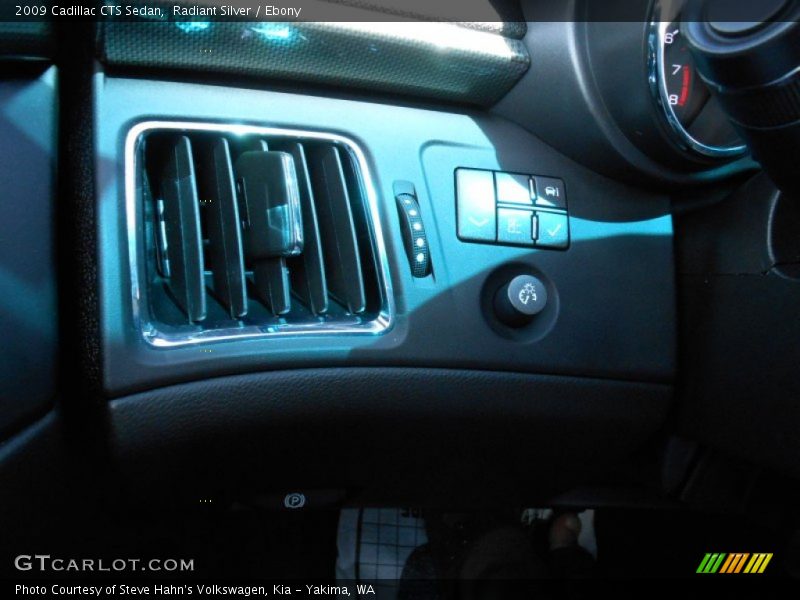 Radiant Silver / Ebony 2009 Cadillac CTS Sedan