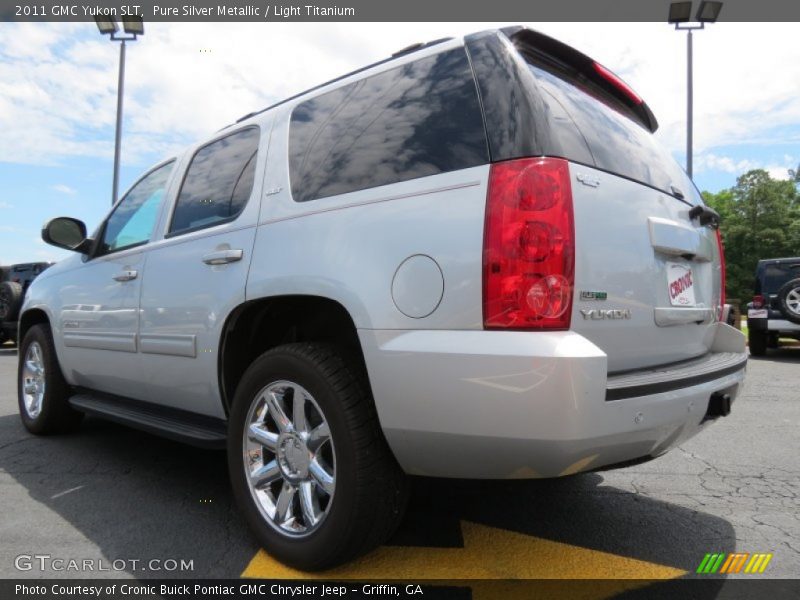 Pure Silver Metallic / Light Titanium 2011 GMC Yukon SLT