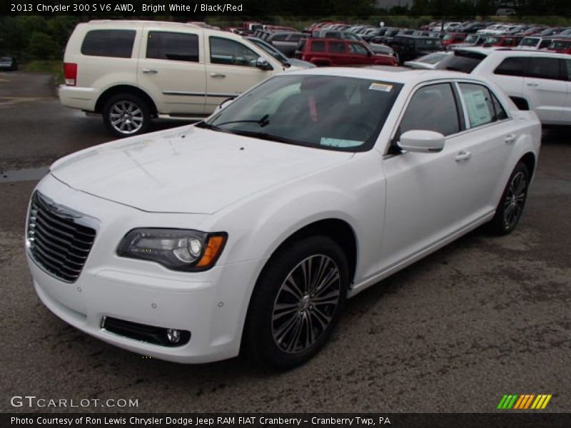 Front 3/4 View of 2013 300 S V6 AWD