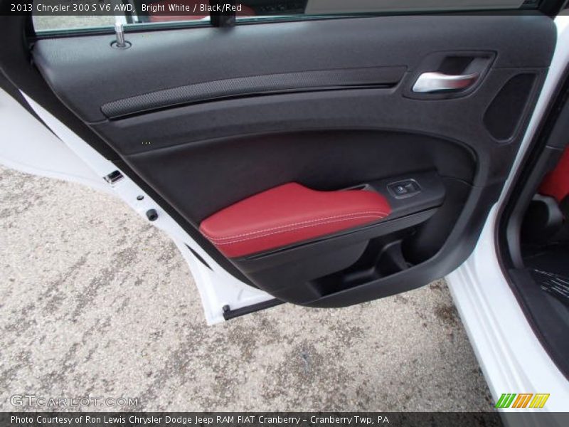 Door Panel of 2013 300 S V6 AWD