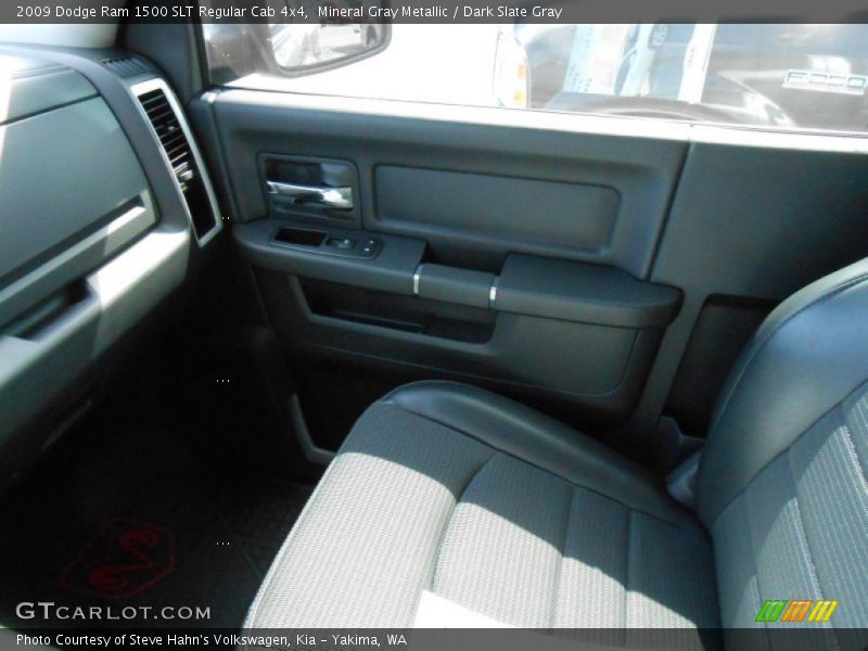 Mineral Gray Metallic / Dark Slate Gray 2009 Dodge Ram 1500 SLT Regular Cab 4x4