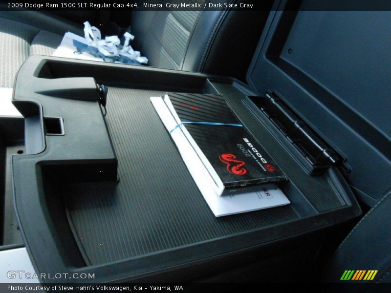 Mineral Gray Metallic / Dark Slate Gray 2009 Dodge Ram 1500 SLT Regular Cab 4x4