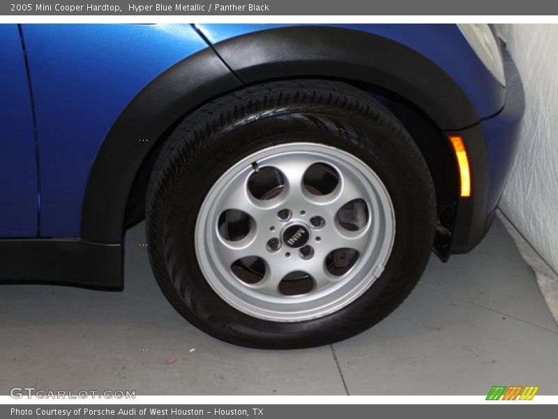 Hyper Blue Metallic / Panther Black 2005 Mini Cooper Hardtop