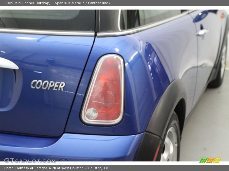 Hyper Blue Metallic / Panther Black 2005 Mini Cooper Hardtop