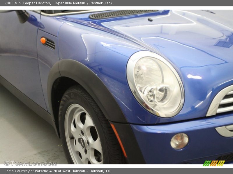 Hyper Blue Metallic / Panther Black 2005 Mini Cooper Hardtop