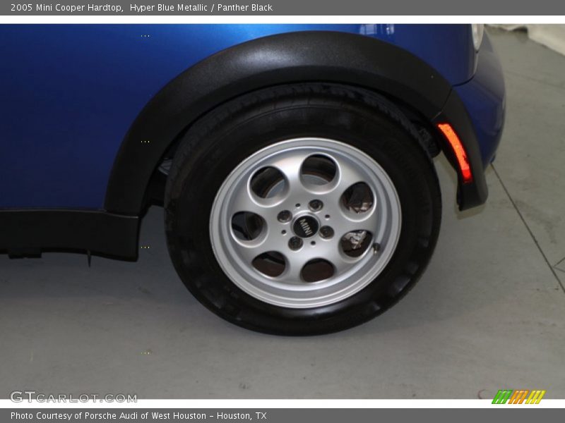 Hyper Blue Metallic / Panther Black 2005 Mini Cooper Hardtop