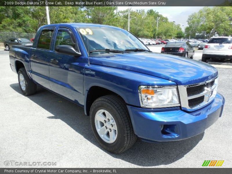 Front 3/4 View of 2009 Dakota ST Crew Cab