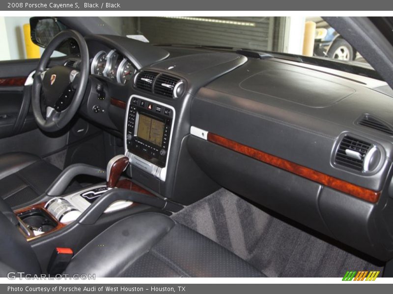 Dashboard of 2008 Cayenne S