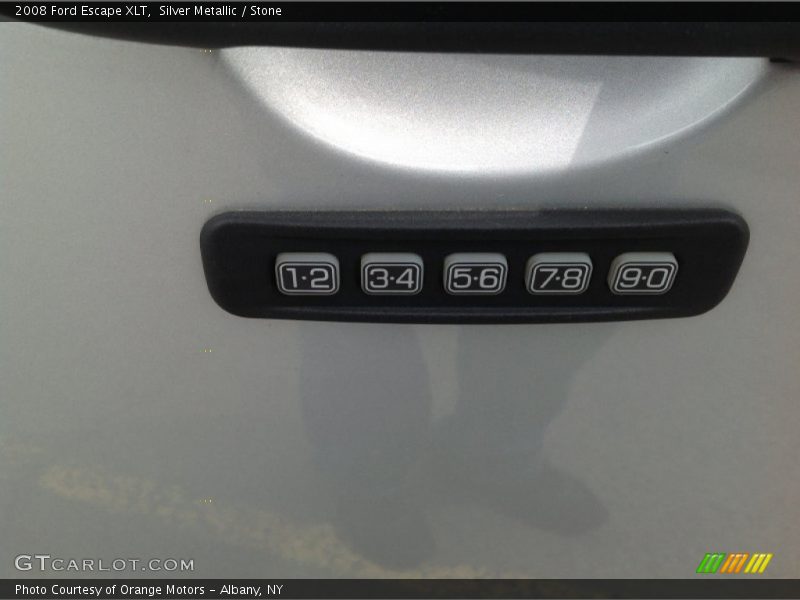 Silver Metallic / Stone 2008 Ford Escape XLT
