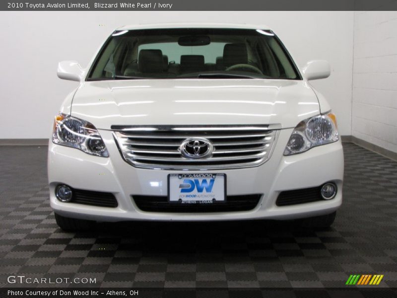 Blizzard White Pearl / Ivory 2010 Toyota Avalon Limited