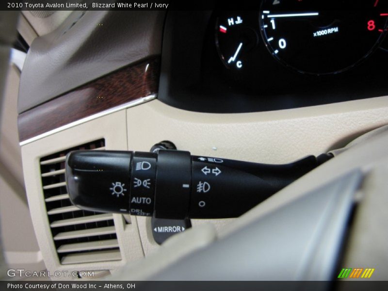 Blizzard White Pearl / Ivory 2010 Toyota Avalon Limited