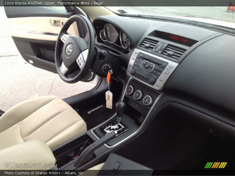 Performance White / Beige 2009 Mazda MAZDA6 i Sport