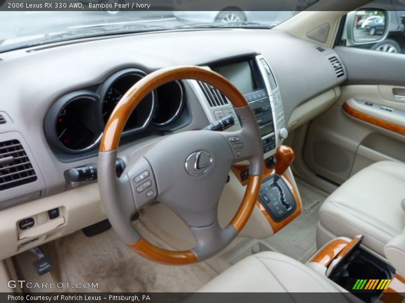 Dashboard of 2006 RX 330 AWD