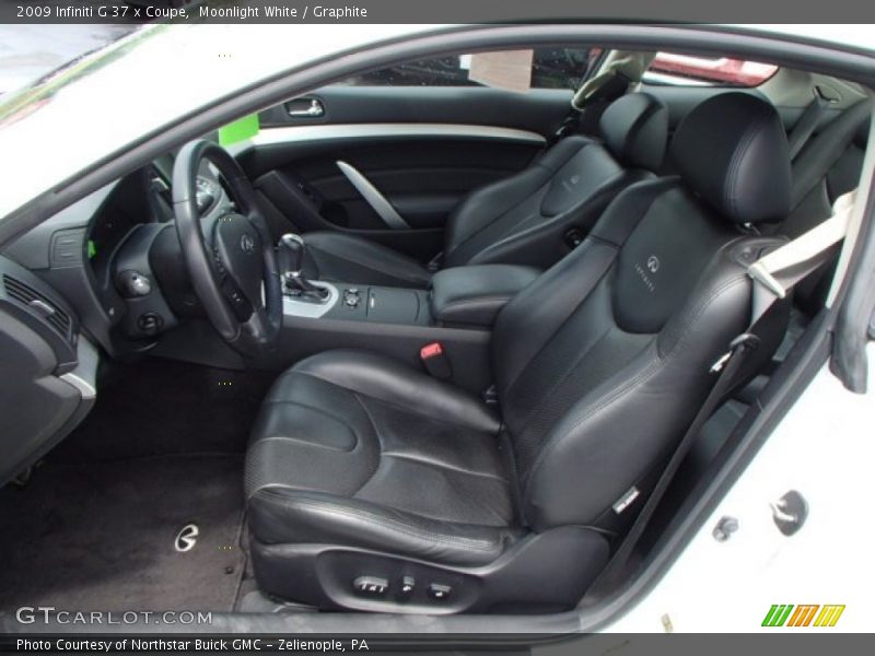 Front Seat of 2009 G 37 x Coupe