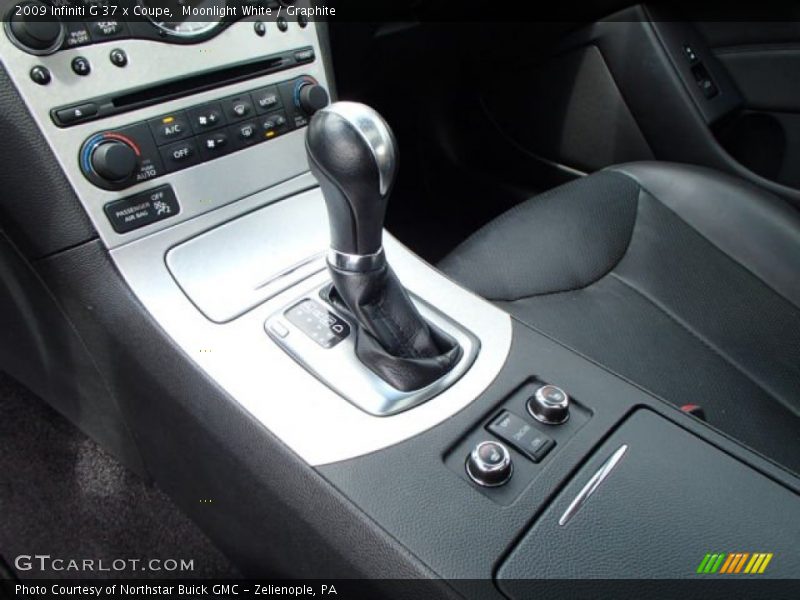 Moonlight White / Graphite 2009 Infiniti G 37 x Coupe