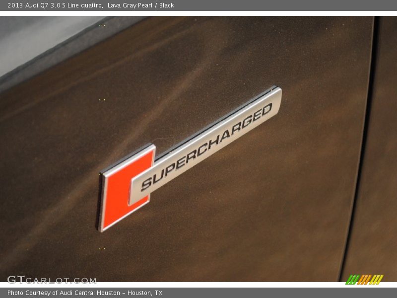  2013 Q7 3.0 S Line quattro Logo