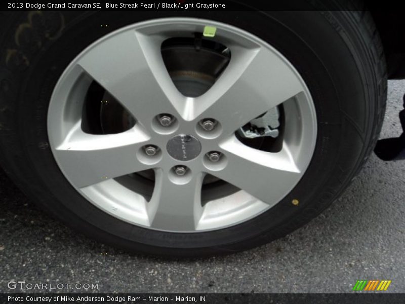 Blue Streak Pearl / Black/Light Graystone 2013 Dodge Grand Caravan SE