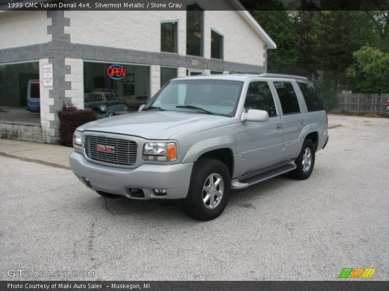 Front 3/4 View of 1999 Yukon Denali 4x4