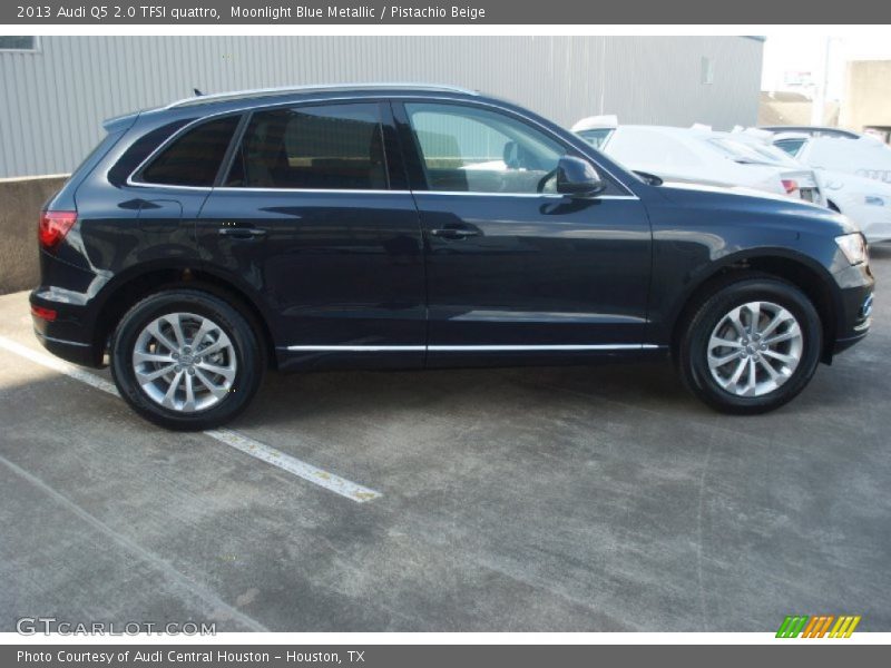 Moonlight Blue Metallic / Pistachio Beige 2013 Audi Q5 2.0 TFSI quattro