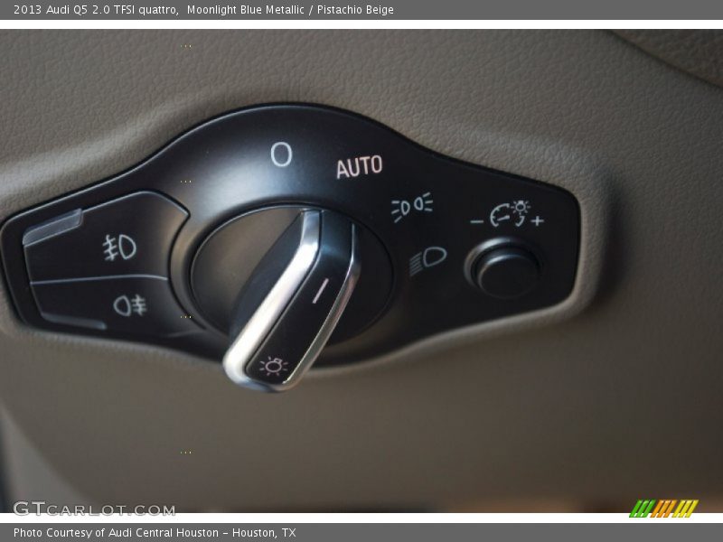 Moonlight Blue Metallic / Pistachio Beige 2013 Audi Q5 2.0 TFSI quattro
