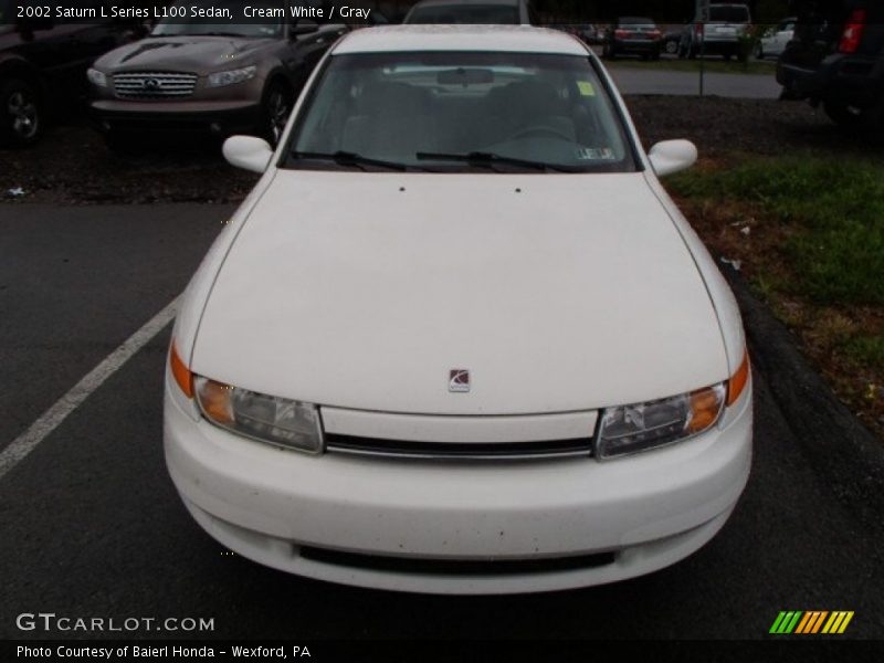 Cream White / Gray 2002 Saturn L Series L100 Sedan